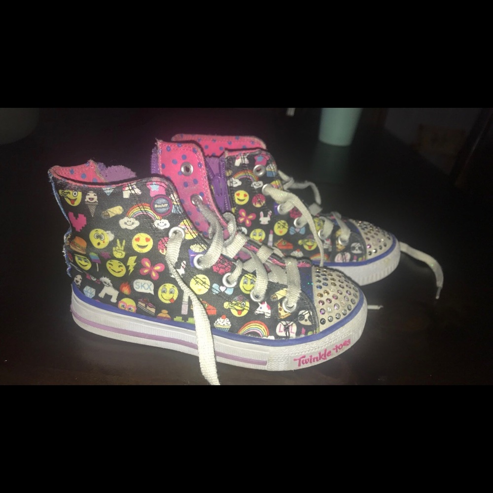 Girls light up sneakers